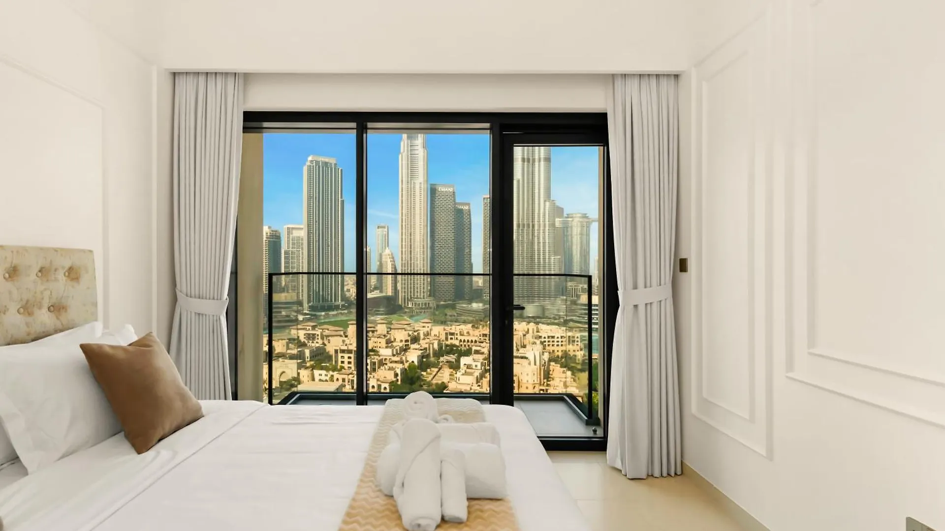 Apartment Burj Khalifa View Luxe 2Br, 5 Mins Walk To Dubai Mall