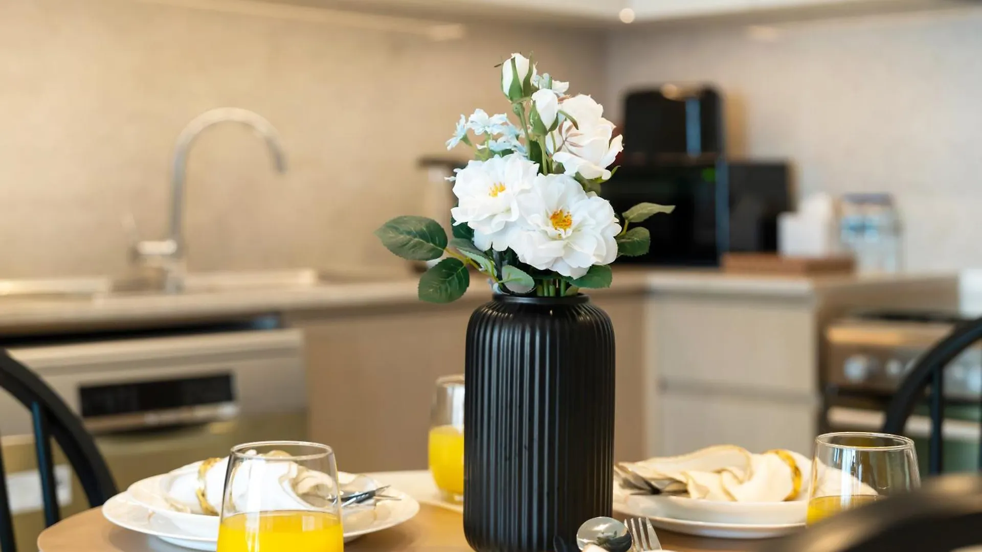 Burj Khalifa View Luxe 2Br, 5 Mins Walk To Dubai Mall Apartment