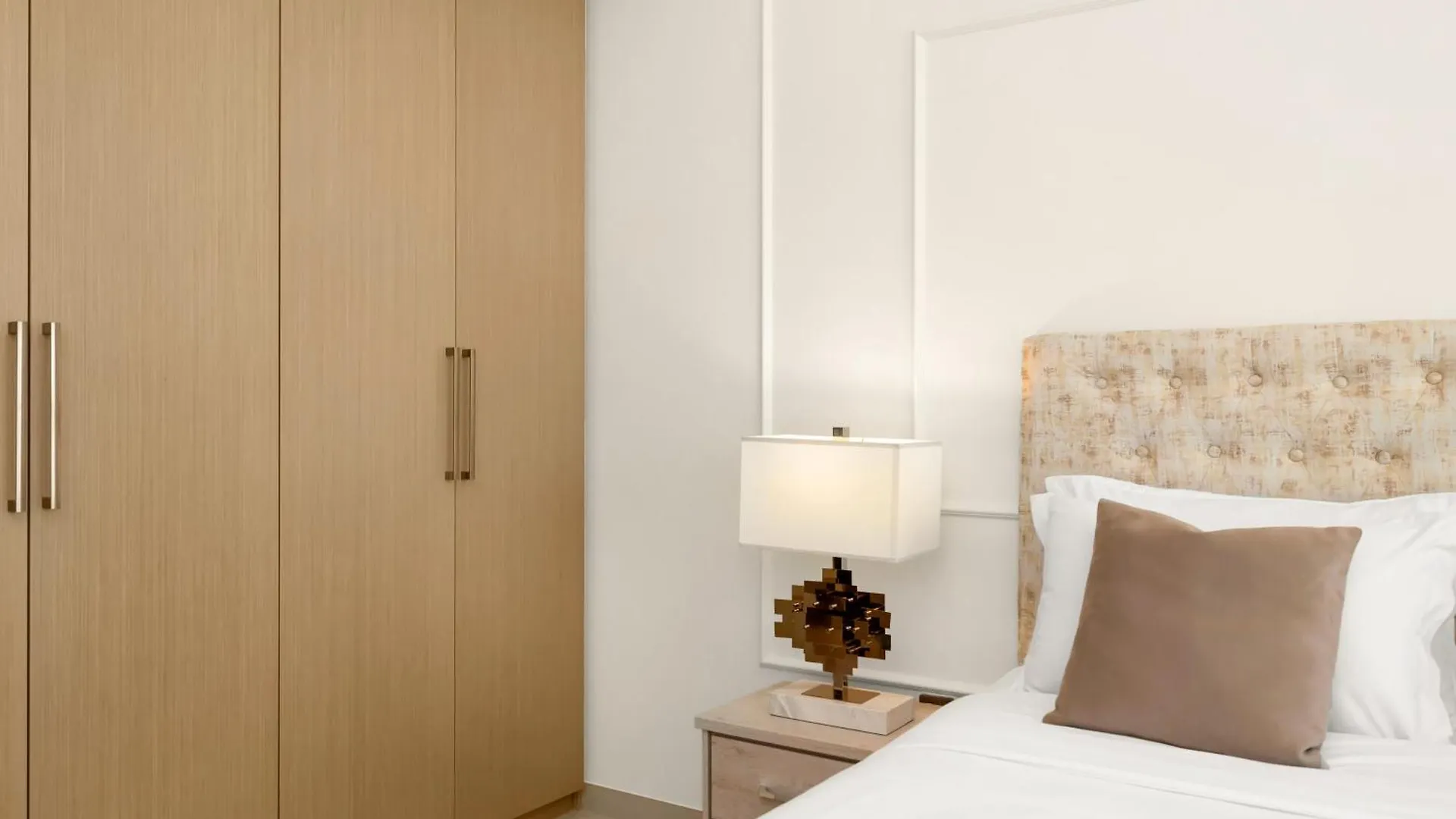 Burj Khalifa View Luxe 2Br, 5 Mins Walk To Dubai Mall Apartment